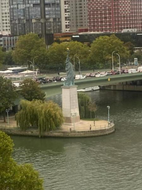 Studio Mirabeau - View Seine & Tour Eiffel